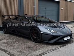 Grau Gebraucht 2024 Lamborghini Huracán Coupé | 379.900 €