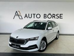 Moonweiss metallic Gebraucht 2021 Skoda Octavia Ambition Kombi | 19.890 € (Fairer Preis)