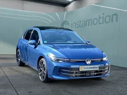 Blau Gebraucht 2024 VW Golf VIII Edition Limousine | 37.050 € (Teuer)