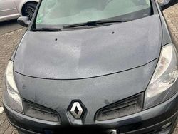 Gebraucht 2006 Renault Clio II Dynamique Limousine | 5.000 € (Etwas zu teuer)
