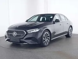 Grau Gebraucht 2023 Mercedes E220 Limousine | 44.900 € (Superpreis)
