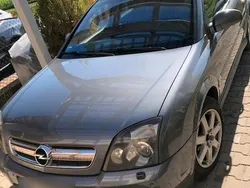Silber Gebraucht 2004 Opel Signum Kombi | 500 €