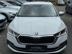 Bila moon/moon white Gebraucht 2021 Skoda Octavia Style Kombi | 22.890 € (Fairer Preis)