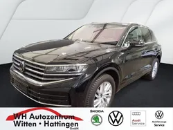 Grenadillschwarz metallic Gebraucht 2024 VW Touareg Elegance SUV | 61.926 € (Fairer Preis)