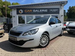 Grau Gebraucht 2016 Peugeot 308 Access Kombi | 3.990 €