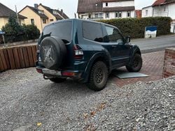 Grün Gebraucht 2000 Mitsubishi Pajero SUV | 10.799 € (Etwas zu teuer)