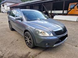 Grau Gebraucht 2013 Skoda Octavia Scout Scout 4x4 Kombi | 6.400 € (Superpreis)