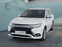 Weiß Gebraucht 2021 Mitsubishi Outlander P-HEV SUV | 23.299 € (Fairer Preis)