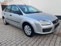 Grau Gebraucht 2006 Ford Focus Limousine | 2.490 € (Guter Preis)