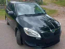 Schwarz Gebraucht 2011 Skoda Fabia Kleinwagen | 2.750 € (Fairer Preis)