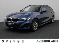 Phytonicblau metallicc1mbeige Gebraucht 2022 BMW 330e Sport Line Limousine | 36.999 € (Etwas zu teuer)