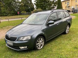 Grau Gebraucht 2016 Skoda Octavia Joy Kombi | 6.900 € (Fairer Preis)