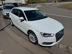 Weiß Gebraucht 2014 Audi A3 Sportback Comfort Limousine | 8.999 € (Fairer Preis)