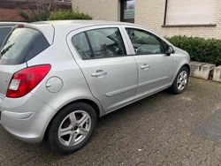 Silber Gebraucht 2006 Opel Corsa Kleinwagen | 1.100 € (Guter Preis)