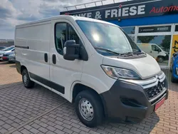 Weiß Gebraucht 2018 Citroën Jumper Start Van / Kleinbus | 6.999 € (Superpreis)