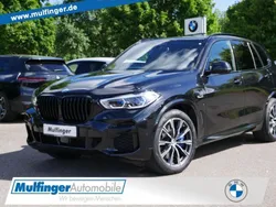 Black sapphire (metallic) Gebraucht 2022 BMW X5 M M Sport SUV | 58.640 € (Superpreis)