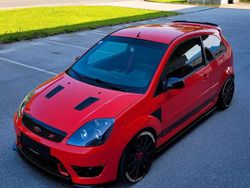 Rot Gebraucht 2005 Ford Fiesta ST Kleinwagen | 7.500 €