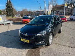 Schwarz Gebraucht 2017 Opel Zafira Innovation Van / Kleinbus | 17.990 € (Teuer)