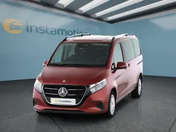 Rot Gebraucht 2024 Mercedes V220 Van / Kleinbus | 58.149 € (Teuer)