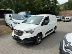 Weiß Gebraucht 2020 Opel Combo Selection Van / Kleinbus | 12.000 € (Superpreis)