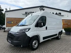 Weiß Gebraucht 2024 Peugeot Boxer Van | 27.900 € (Superpreis)