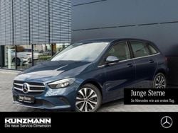 Blau Gebraucht 2021 Mercedes B250e Style Van / Kleinbus | 18.622 € (Superpreis)