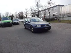 Blau Gebraucht 2002 VW Golf IV Kombi | 700 € (Superpreis)