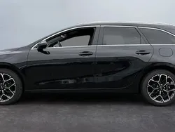 Schwarz Neu 2025 Kia Ceed Sportswagon 3 Kombi | 26.390 € (Fairer Preis)