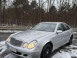 Silber Gebraucht 2003 Mercedes E240 Elegance Limousine | 10.990 € (Teuer)