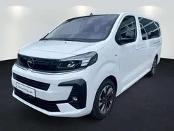 Lackierung weiss icy/typ ausse Gebraucht 2024 Opel Zafira Life Edition Van | 33.490 € (Superpreis)