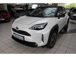 Weiß Gebraucht 2024 Toyota Yaris Cross Elegant SUV | 29.990 € (Teuer)