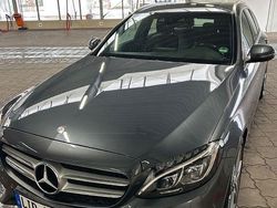 Grau Gebraucht 2016 Mercedes C220 AMG line Limousine | 16.800 € (Fairer Preis)