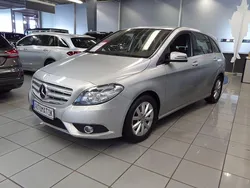 Silber Gebraucht 2013 Mercedes B180 Van / Kleinbus | 15.990 € (Fairer Preis)