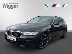 Schwarz Gebraucht 2022 BMW 530 M Sport Kombi | 48.900 € (Teuer)
