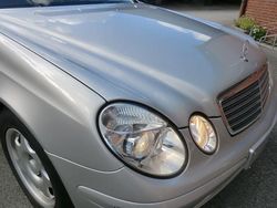 Silber Gebraucht 2003 Mercedes E200 Limousine | 9.900 € (Teuer)