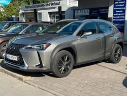Sonic titanium Gebraucht 2019 Lexus UX 250h Launch Edition SUV | 23.400 € (Fairer Preis)