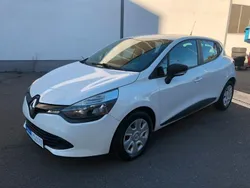 Weiß Gebraucht 2015 Renault Clio IV Expression Kleinwagen | 5.400 € (Fairer Preis)