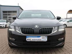 Schwarz Gebraucht 2018 Skoda Octavia Ambition Limousine | 15.500 € (Fairer Preis)