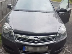 Gebraucht 2011 Opel Astra Limousine | 900 € (Guter Preis)