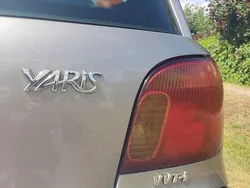 Grau Gebraucht 2003 Toyota Yaris Kleinwagen | 1.990 € (Guter Preis)
