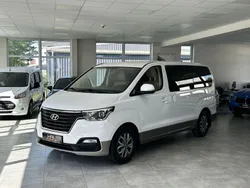 Creamy white Gebraucht 2019 Hyundai H-1 Premium Van / Kleinbus | 29.999 € (Etwas zu teuer)