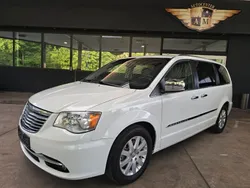 Weiss blanco Gebraucht 2016 Chrysler Town & Country Van / Kleinbus | 17.950 €
