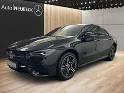Lack kosmosschwarz Gebraucht 2024 Mercedes CLA250e AMG line Limousine | 40.720 € (Fairer Preis)