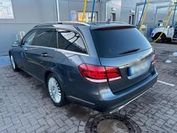 Grau Gebraucht 2015 Mercedes E300 Kombi | 10.550 € (Guter Preis)