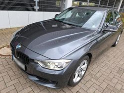 Grau Gebraucht 2013 BMW 320 Limousine | 10.600 € (Guter Preis)