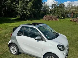 Weiß Gebraucht 2018 Smart ForTwo Cabrio Cabrio | 18.995 € (Teuer)