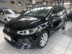 Deep black perleffekt (metallic) Gebraucht 2016 VW Touran Highline Van / Kleinbus | 19.500 € (Fairer Preis)