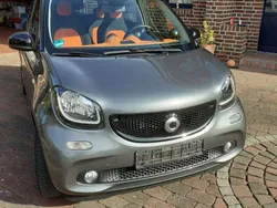 Schwarz Gebraucht 2015 Smart ForFour Passion Limousine | 7.999 € (Fairer Preis)