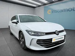 Weiß Gebraucht 2024 VW Passat Kombi | 42.899 €