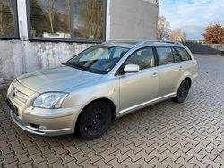 Silber Gebraucht 2004 Toyota Avensis Kombi | 1.450 € (Guter Preis)